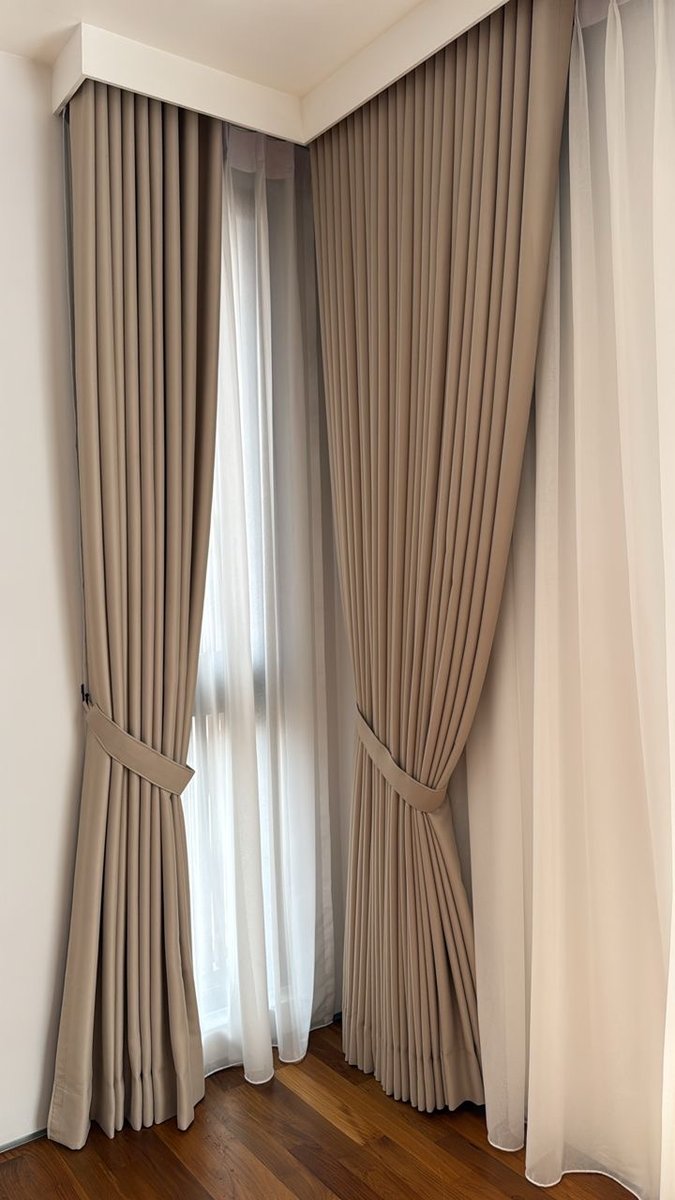 Curtain 3